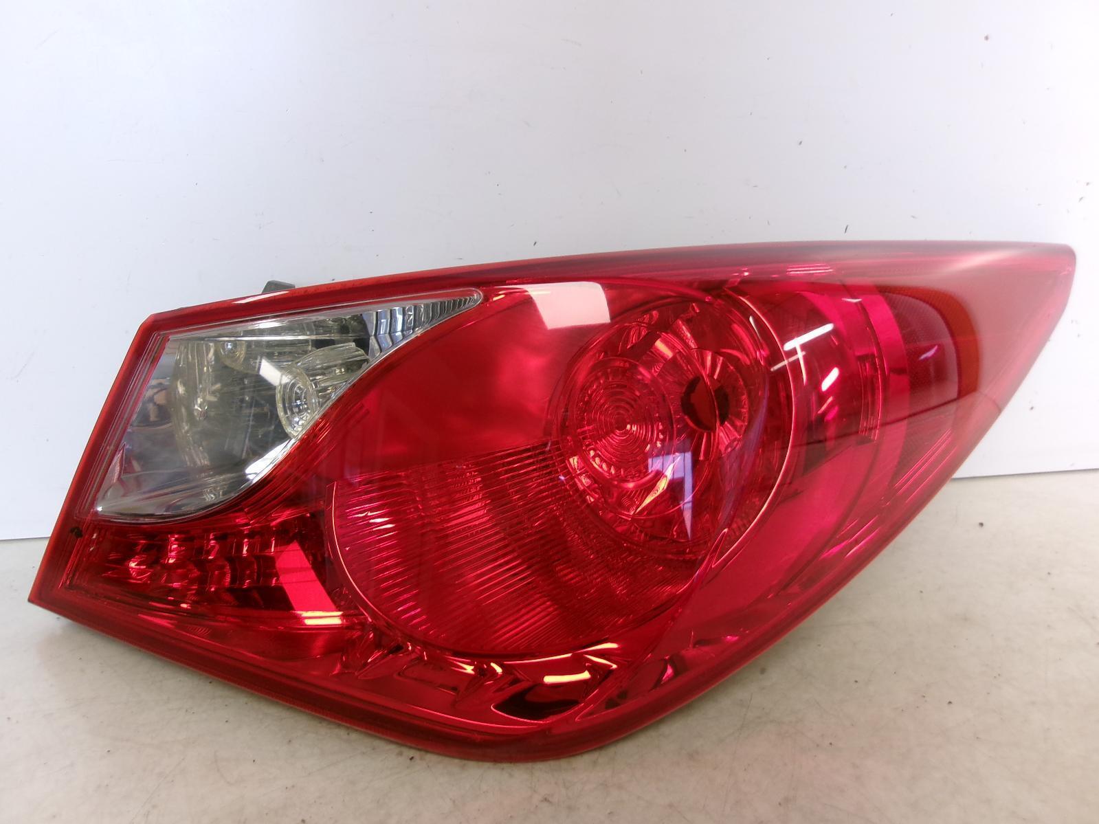 2011 - 2014 Hyundai Sonata Passenger RH Incandescent Outer Tail Light OEM