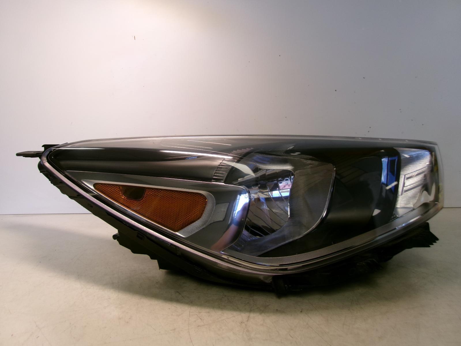 2018 2019 2020 2021 Kia Rio Passenger Rh Halogen Headlight OEM