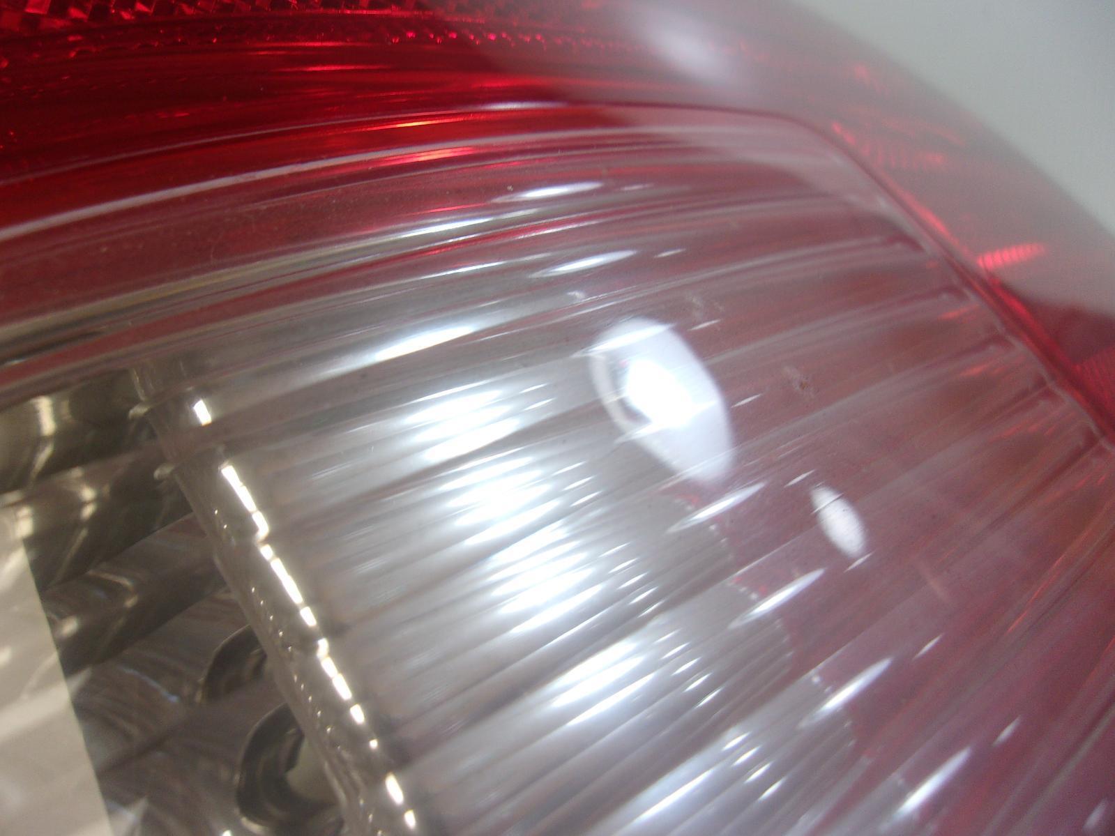 2005 2006 2007 Ford Freestyle Passenger RH Tail Light OEM