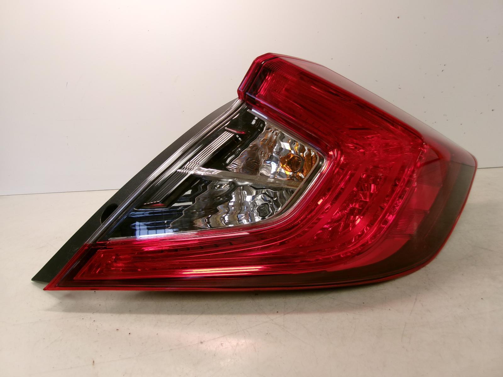 2016 - 2021 Honda Civic Sedan Passenger Rh Outer Quarter Panel Tail Light OEM