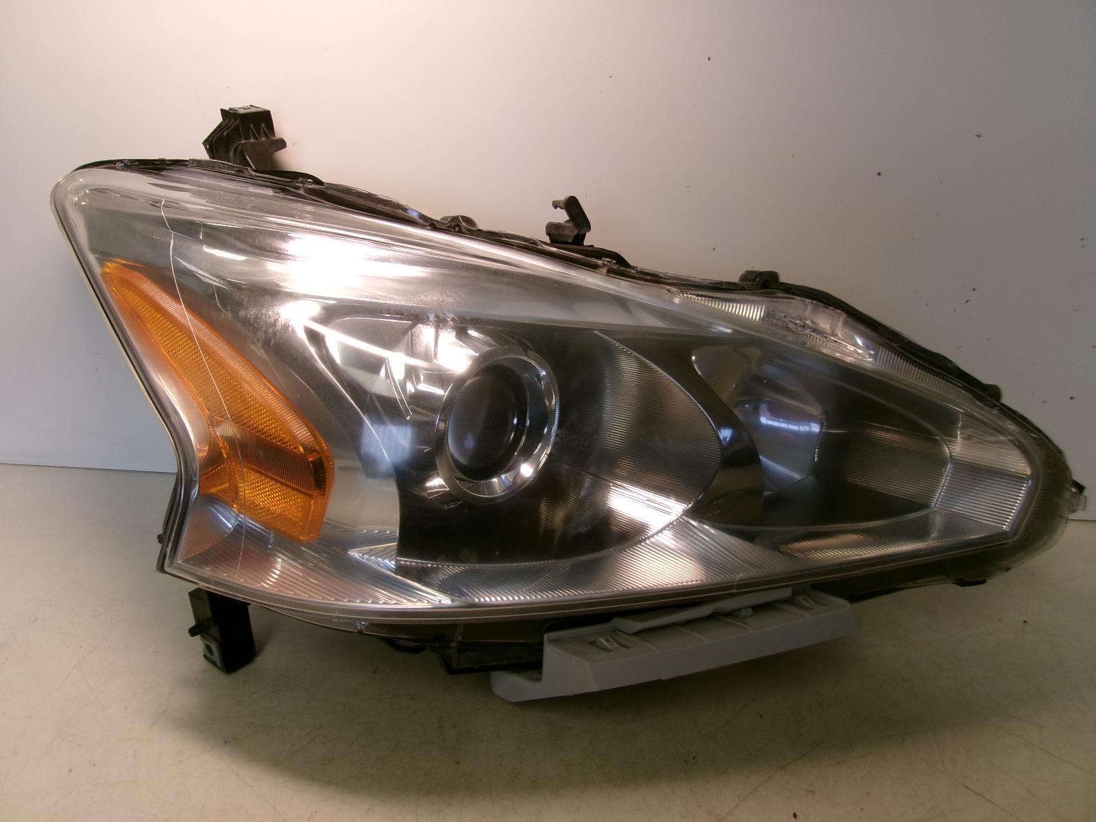 2014 2015 Nissan Altima Sedan Passenger Rh Halogen Headlight OEM