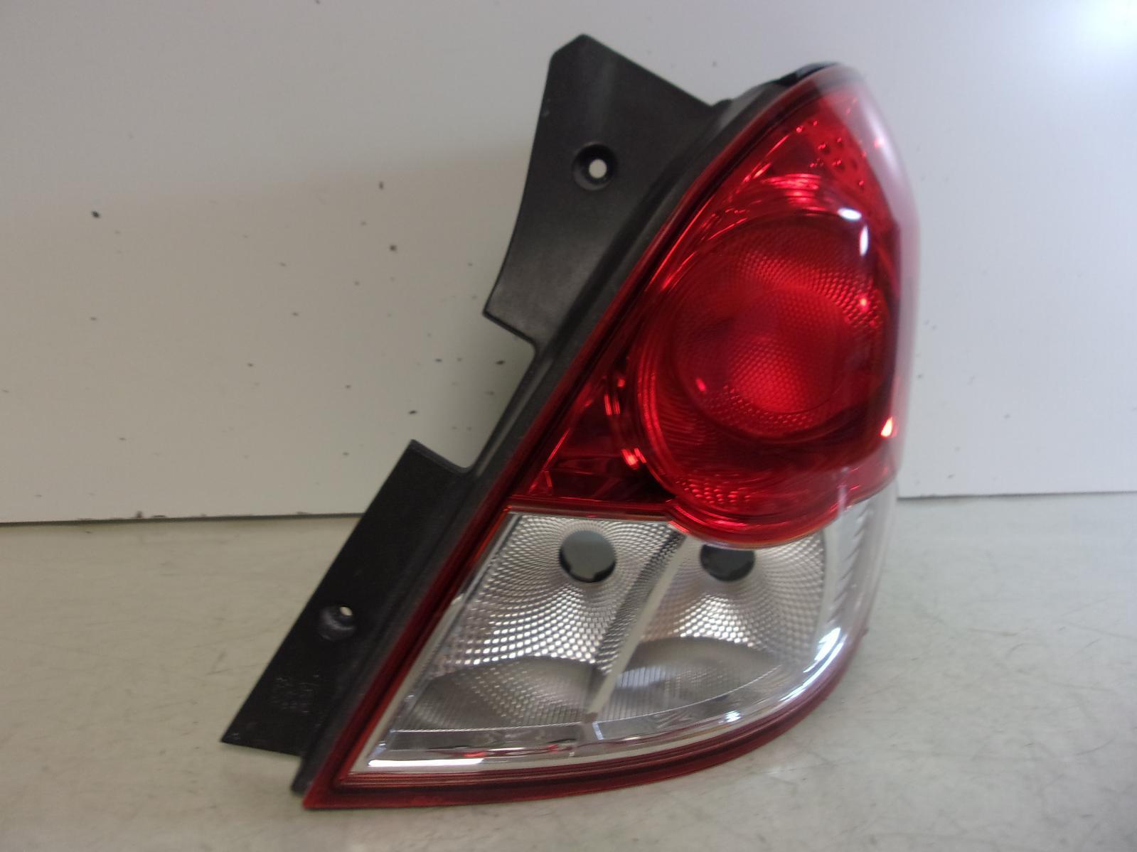 2008 2009 2010 Saturn Vue / 2012 Chevrolet Captiva Passenger RH Tail Light OEM