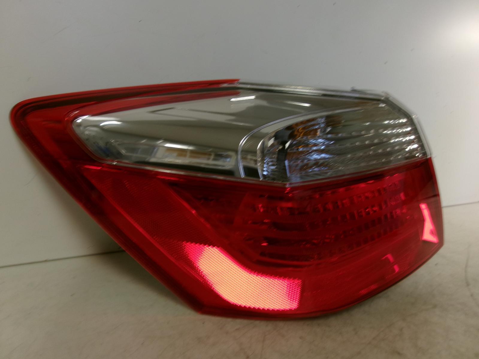 2013 2014 2015 Honda Accord Driver Lh Outer Incandescent Tail Light OEM