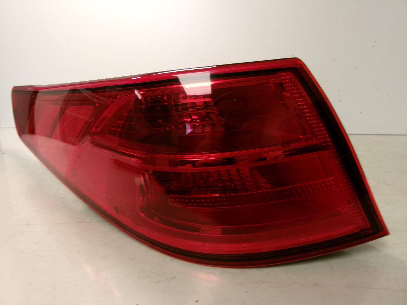 2014 2015 Kia Optima Driver Lh Usa Outer Incandescent Tail Light OEM