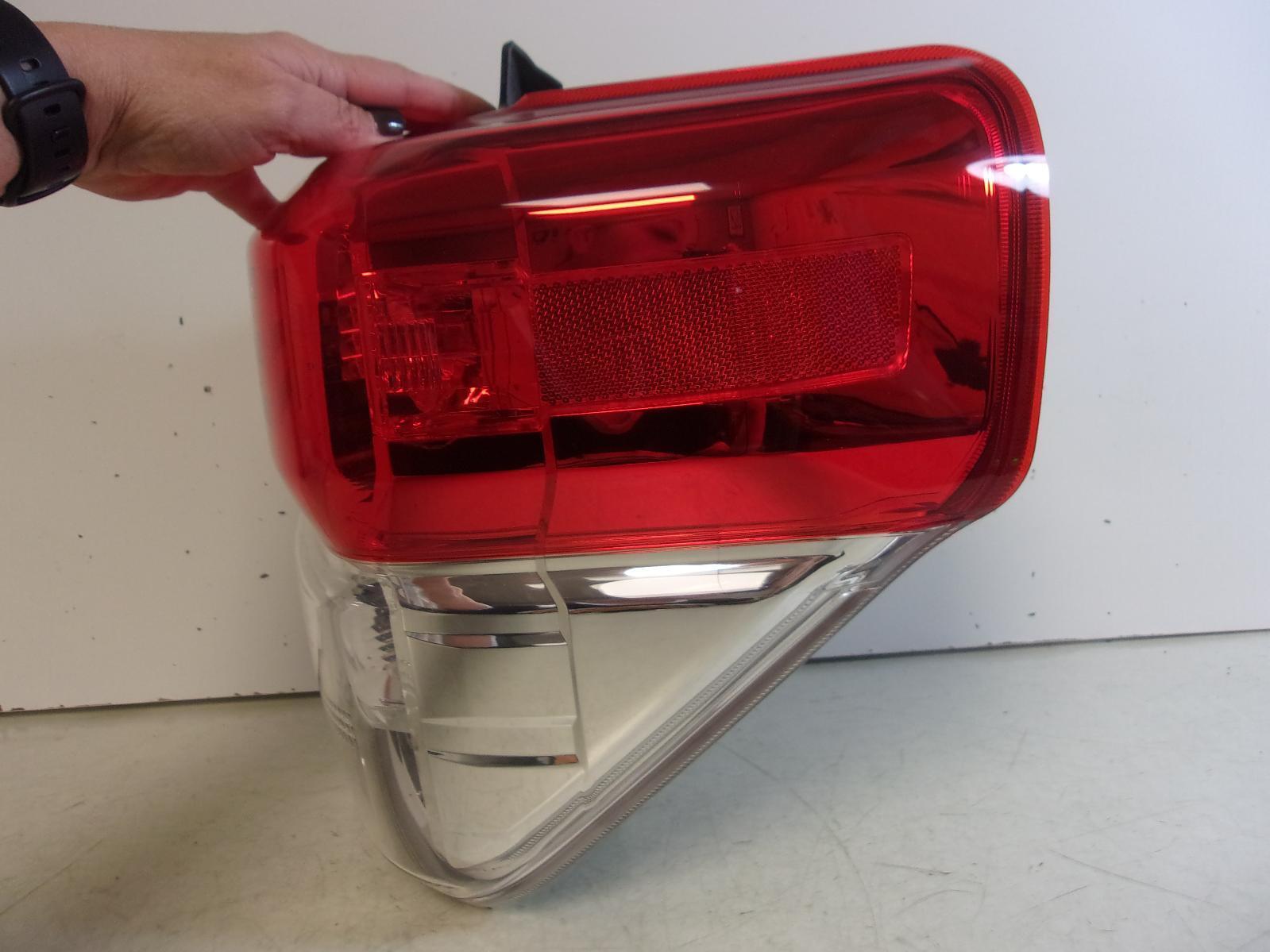 2010 2011 2012 2013 Toyota 4Runner Passenger RH Tail Light OEM