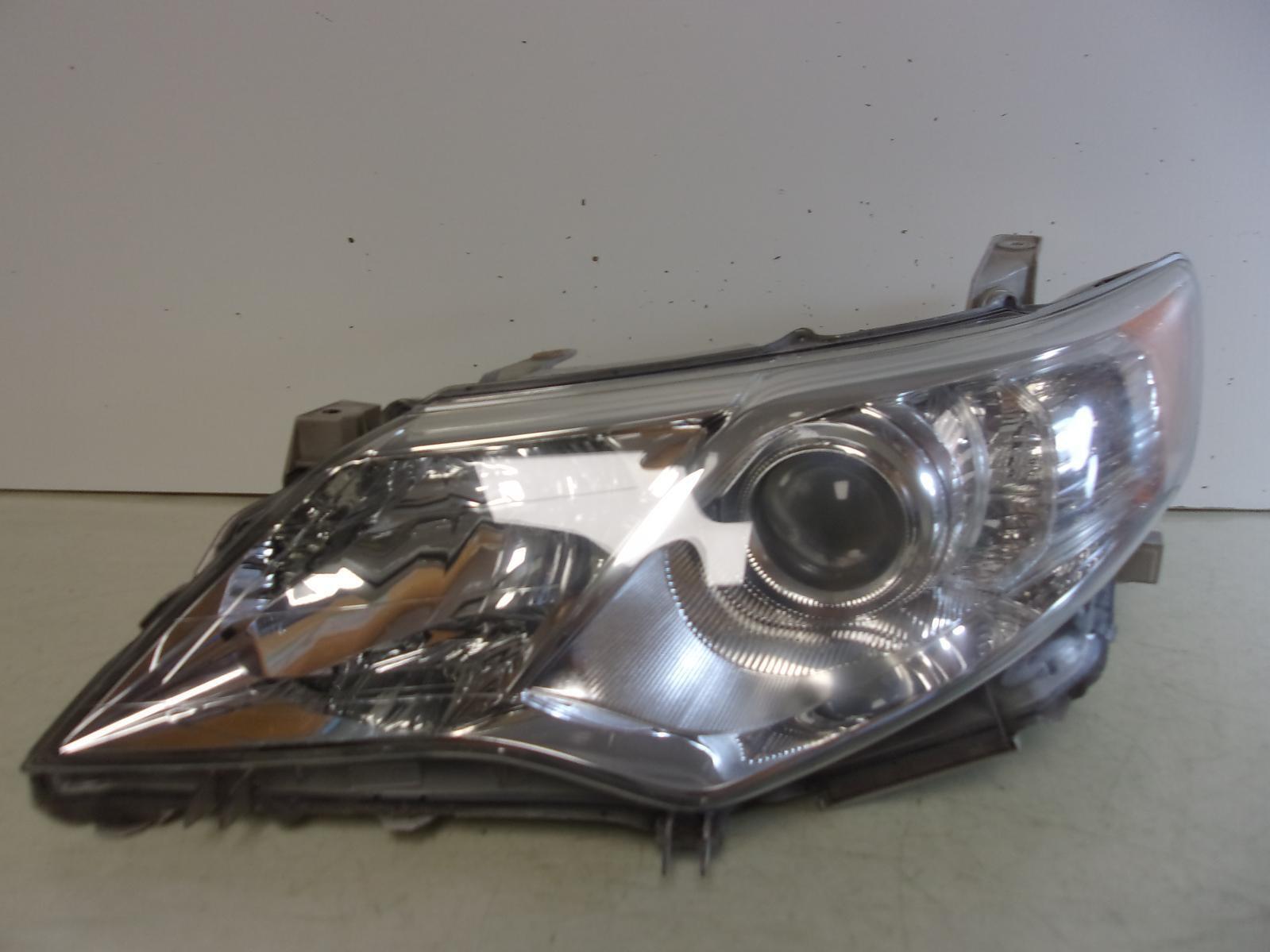 2012 2013 2014 Toyota Camry Driver LH Halogen Headlight OEM