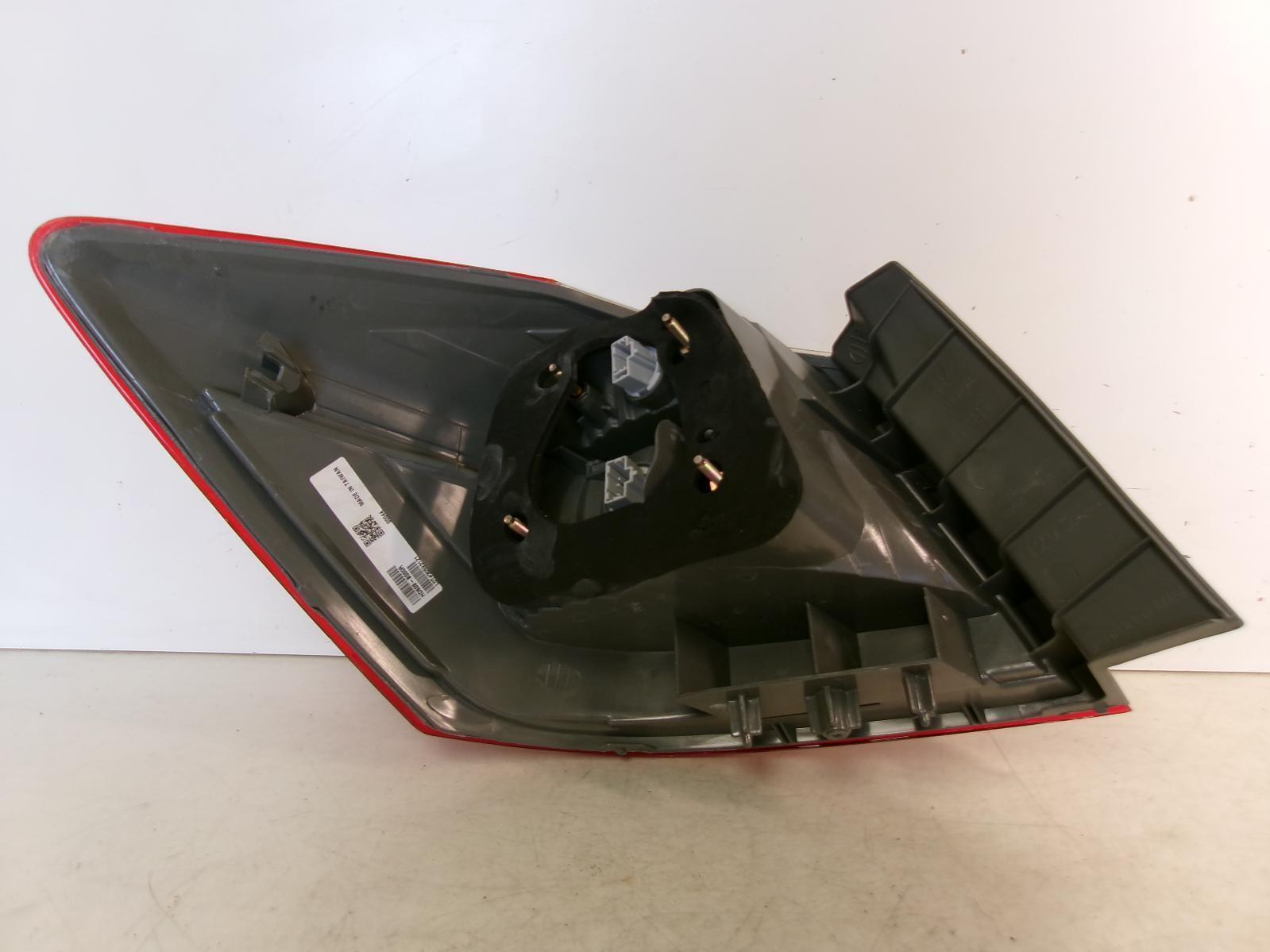 Fits 2013 2014 2015 Honda Accord Passenger Rh Incandescent Outer Tail Light