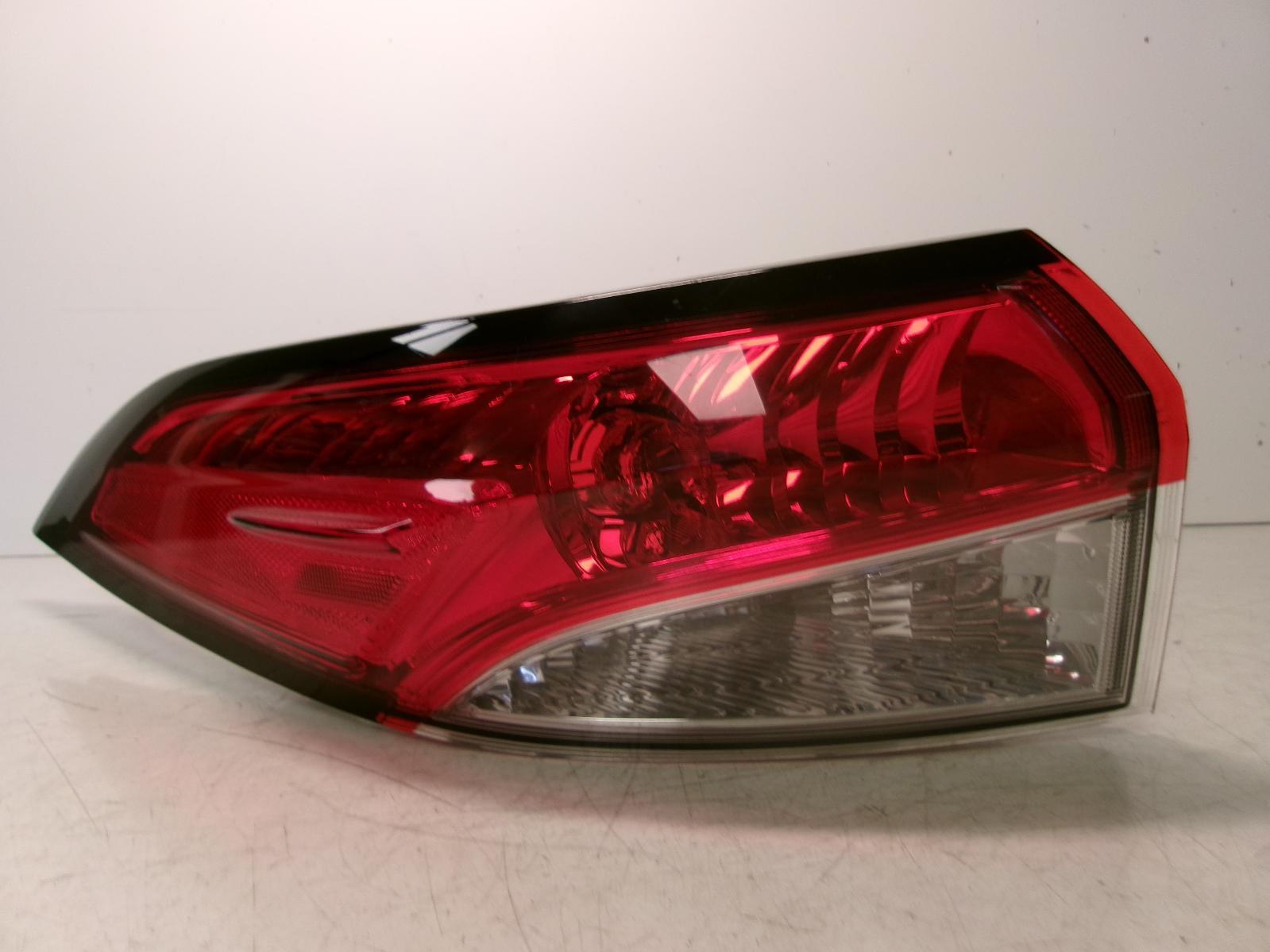 2020 2021 2022 Toyota Corolla Sedan Driver Lh Outer Quarter Panel Tail Light OEM