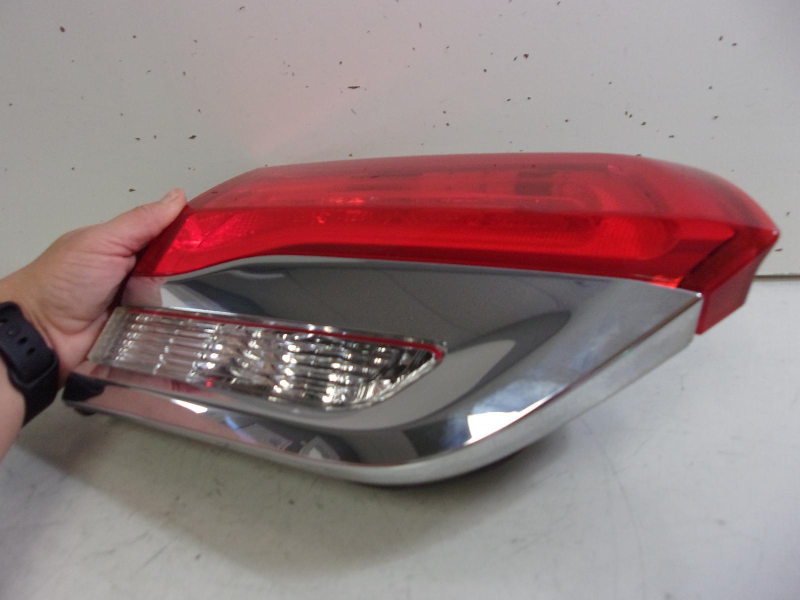 2014 - 2021 Jeep Grand Cherokee Driver Lh Liftgate Mounted Led Tail Light OEM - 0