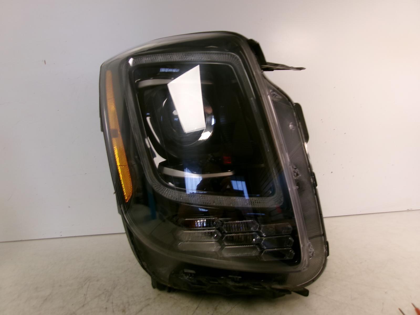 2021 2022 Kia Telluride Passenger Rh Led Headlight W/ Black Trim OEM