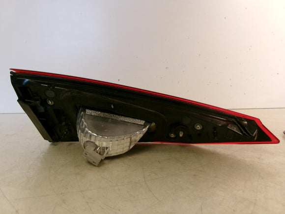 2014 Mazda 3 Passenger Rh Inner Incandescent Lid Tail Light OEM