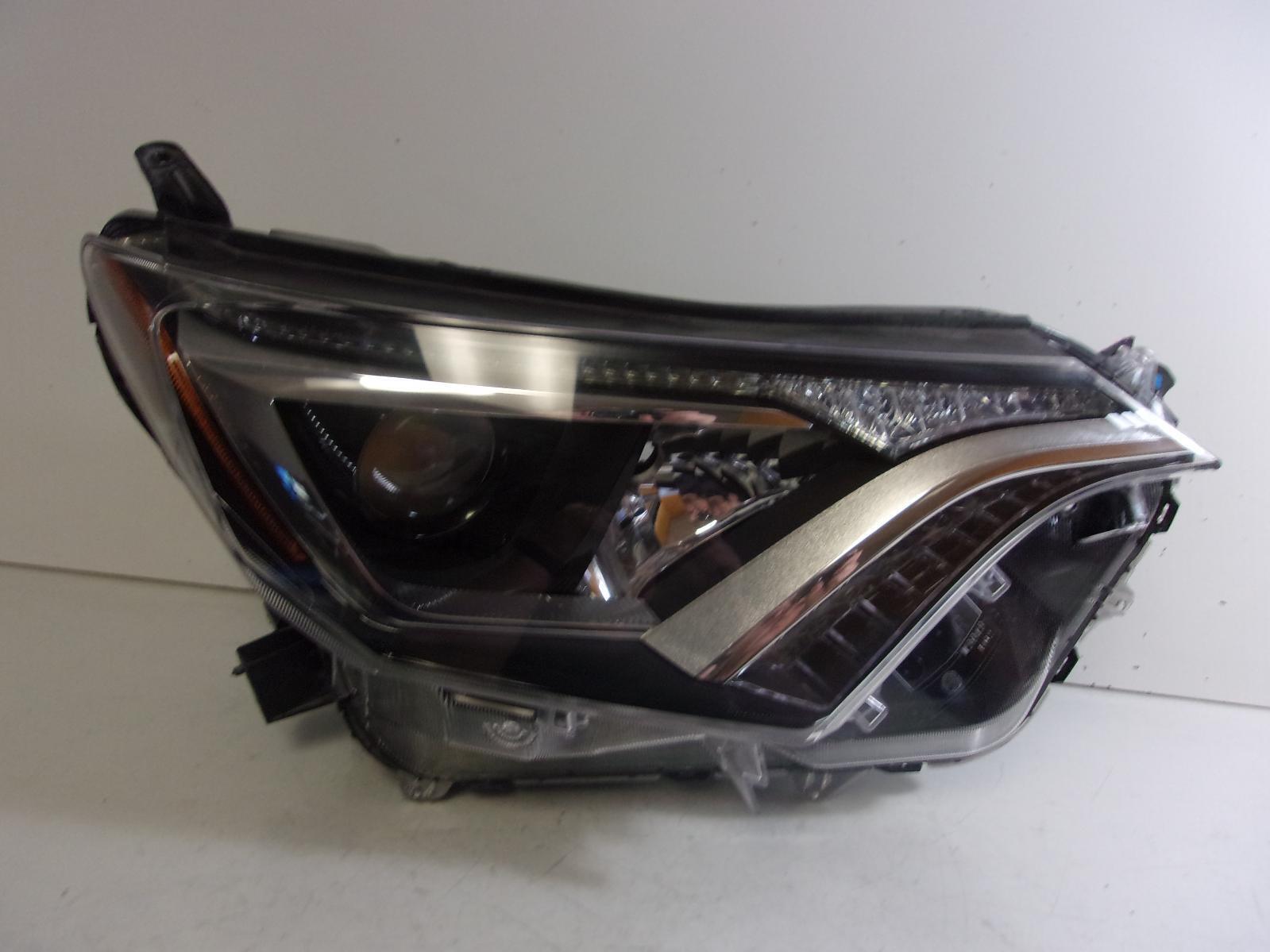 2016 2017 2018 Toyota Rav4 Passenger Rh Halogen Headlight OEM