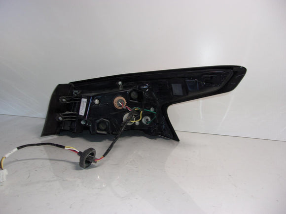 2019 2020 2021 2022 Nissan Altima Driver Lh Outer Quarter Panel Tail Light OEM