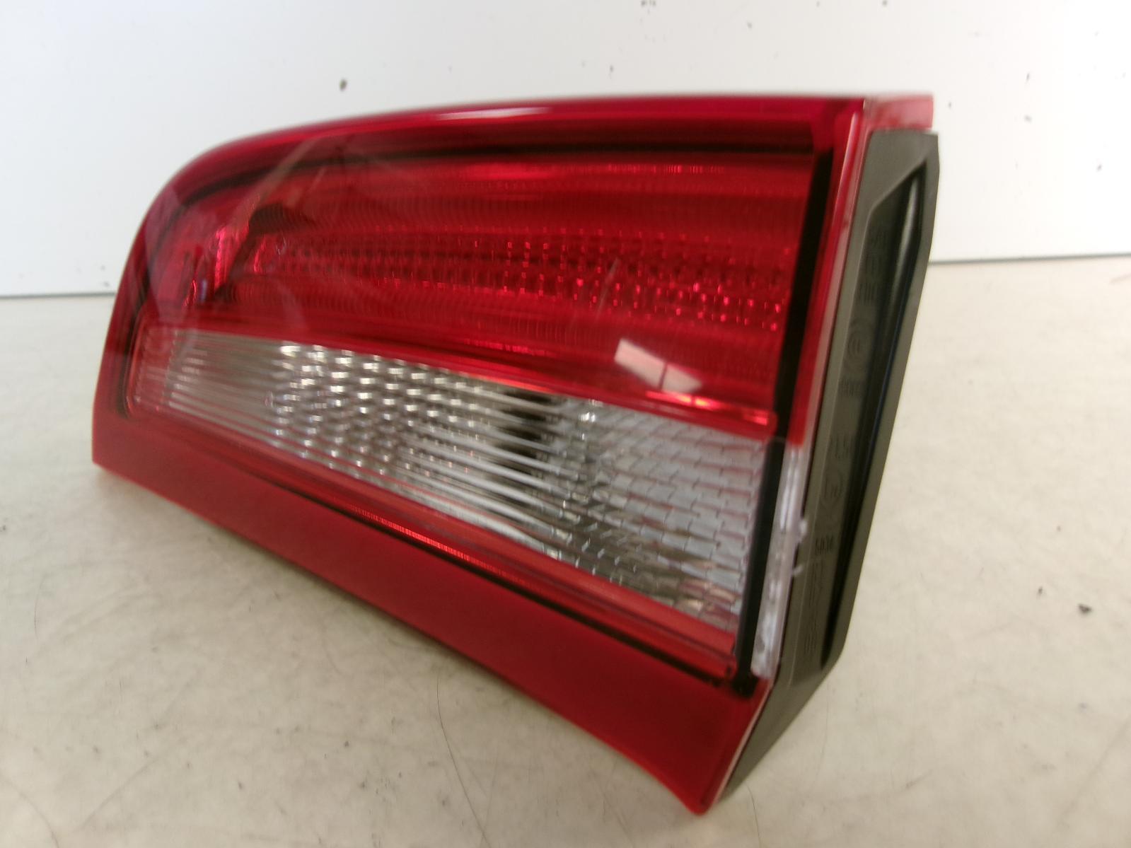 2014 2015 2016 2017 2018 Volvo S60 Passenger Rh Inner Lid Tail Light OEM