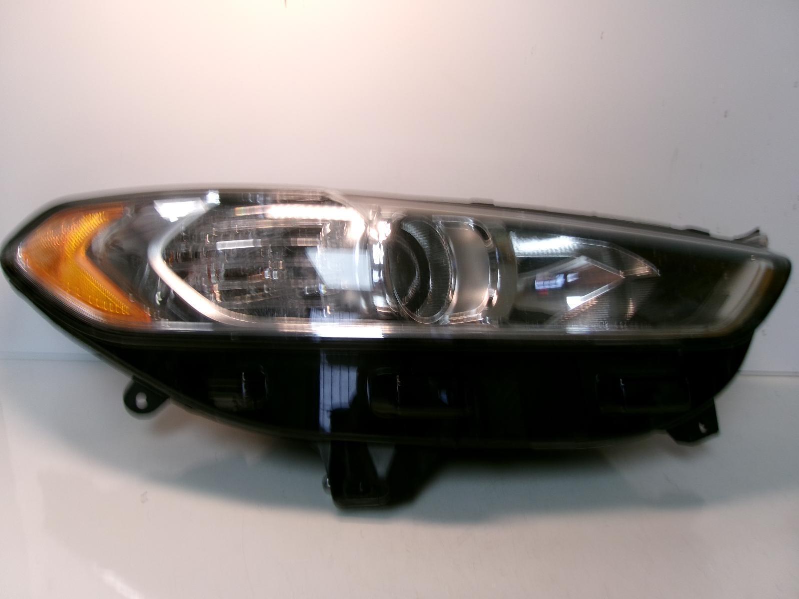 2017 2018 Ford Fusion Passenger Rh Halogen W/o Led Headlight OEM