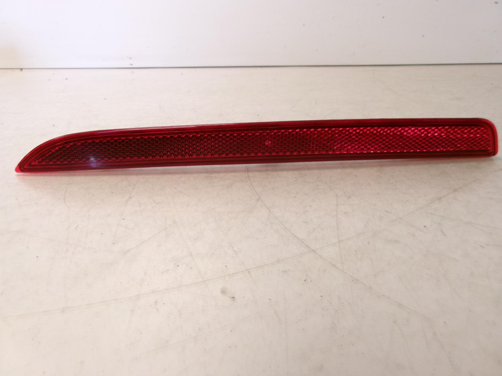 2016 2017 2018 2019 Ford Explorer Driver LH Rear Bumper Reflector OEM