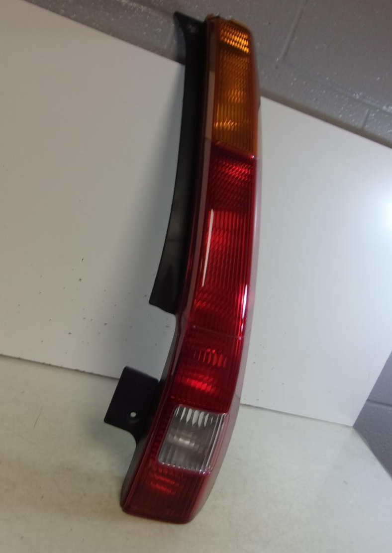 2002 2003 2004 Honda Cr-V Passenger RH Tail Light OEM - 0