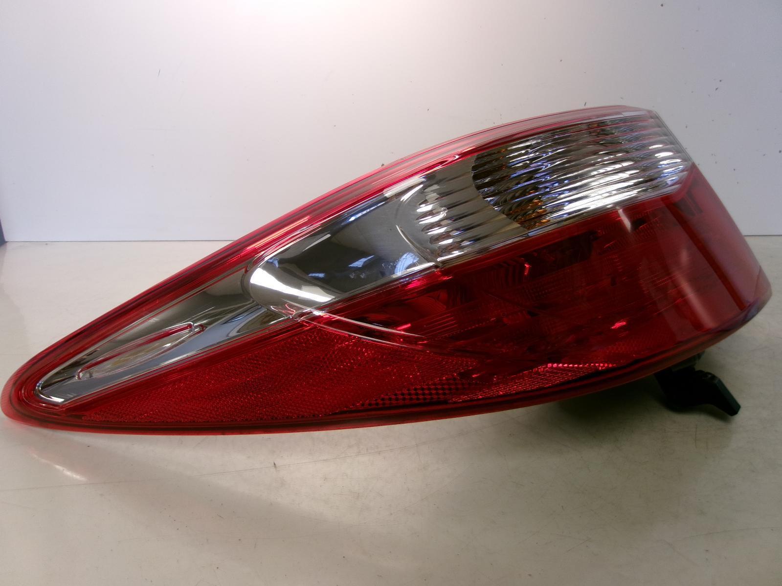 2015 2016 Toyota Camry Driver Lh Outer Quarter Panel Tail Light OEM