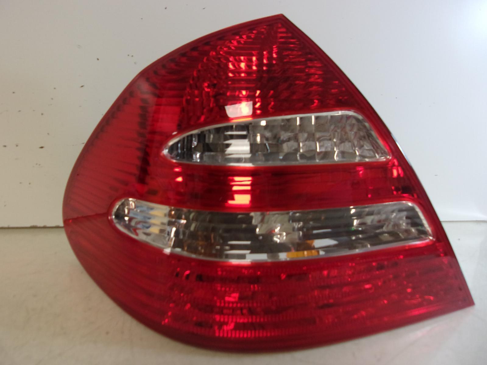 2003 2004 2005 2006 Mercedes E-Class Sedan Driver LH Tail Light OEM