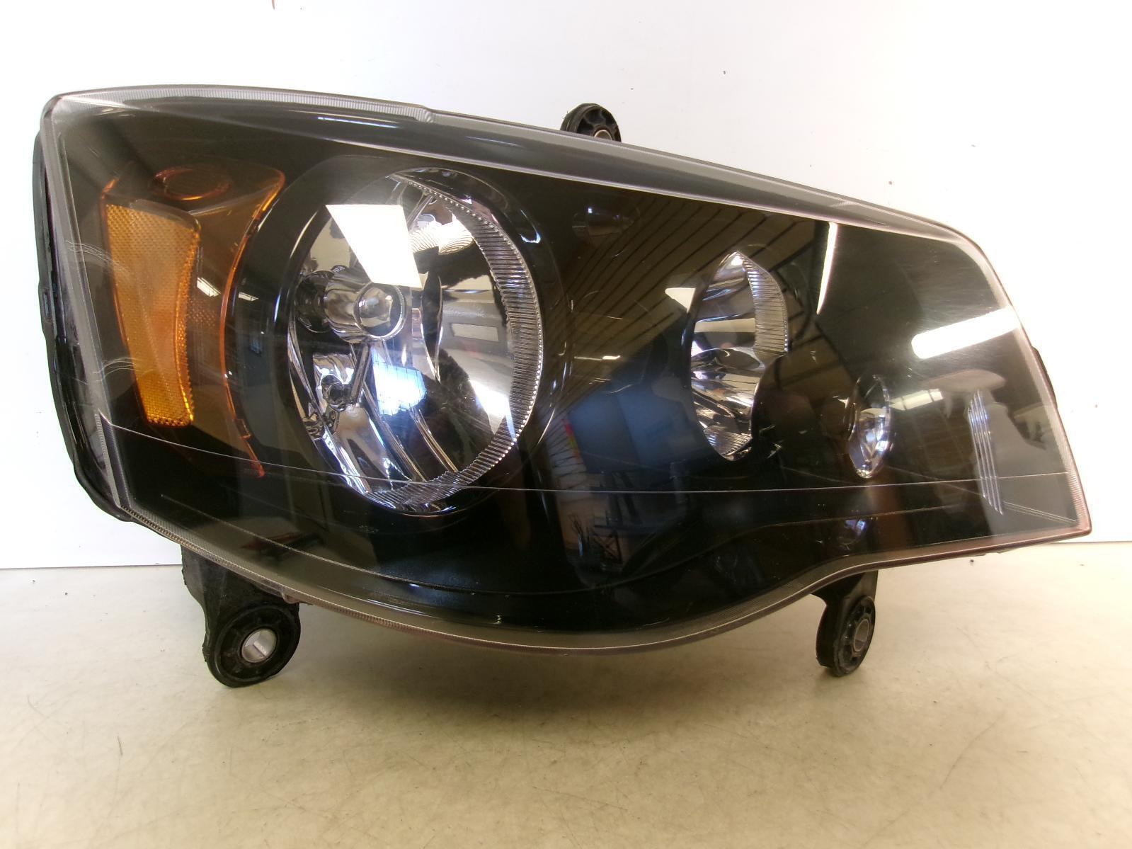 2014 2015 Dodge Grand Caravan Passenger Rh Halogen Black Trim Headlight OEM