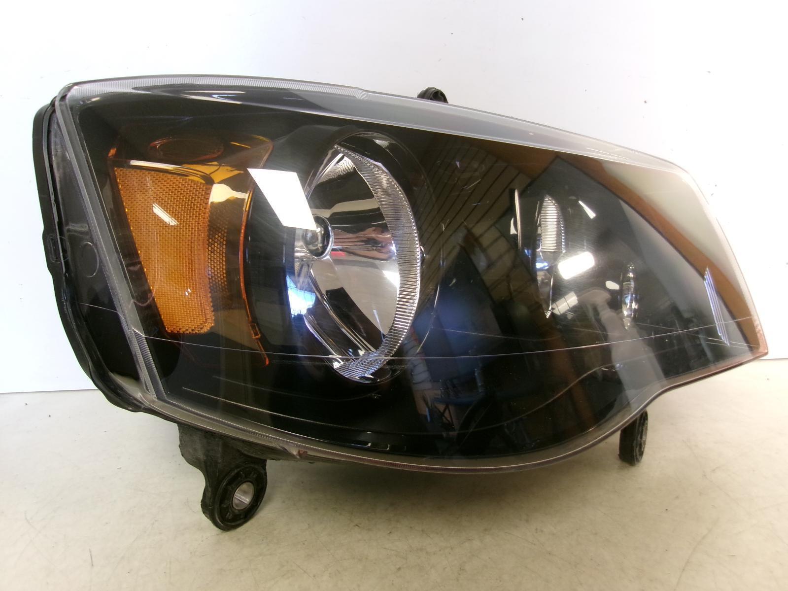 2014 2015 Dodge Grand Caravan Passenger Rh Halogen Black Trim Headlight OEM