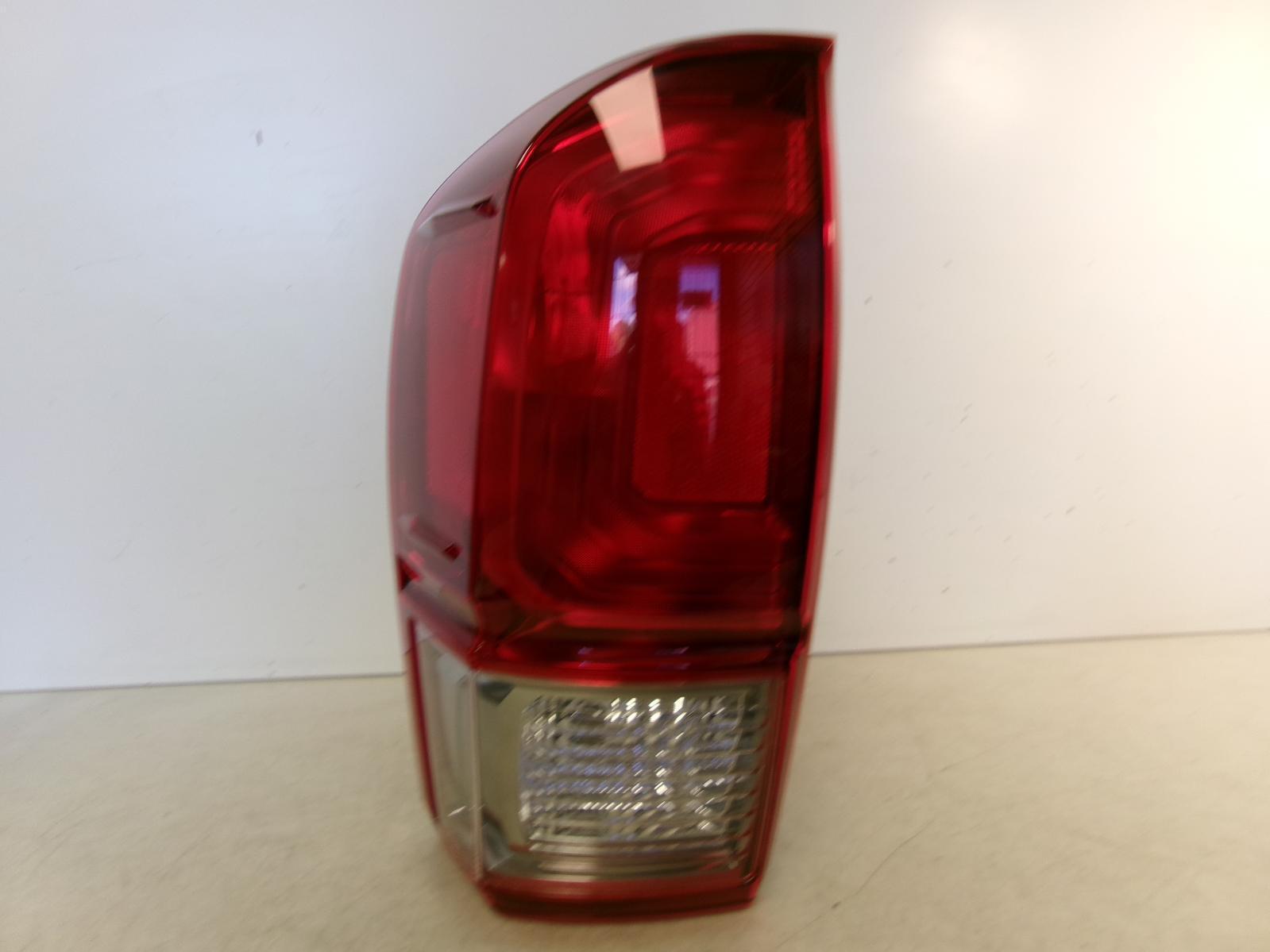 2016 2017 Toyota Tacoma Driver Lh Incandescent Outer Tail Light OEM