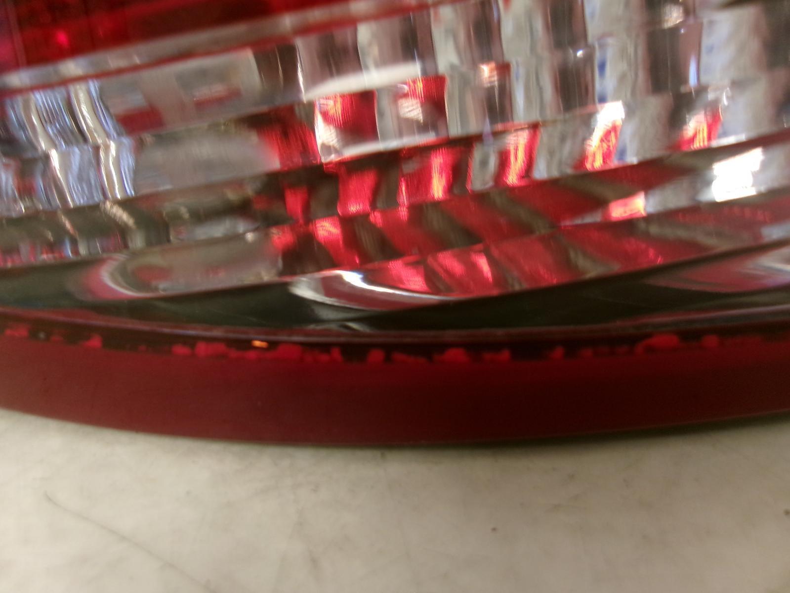 2006 2007 Ford Taurus Driver Lh Outer Quarter Panel Tail Light OEM