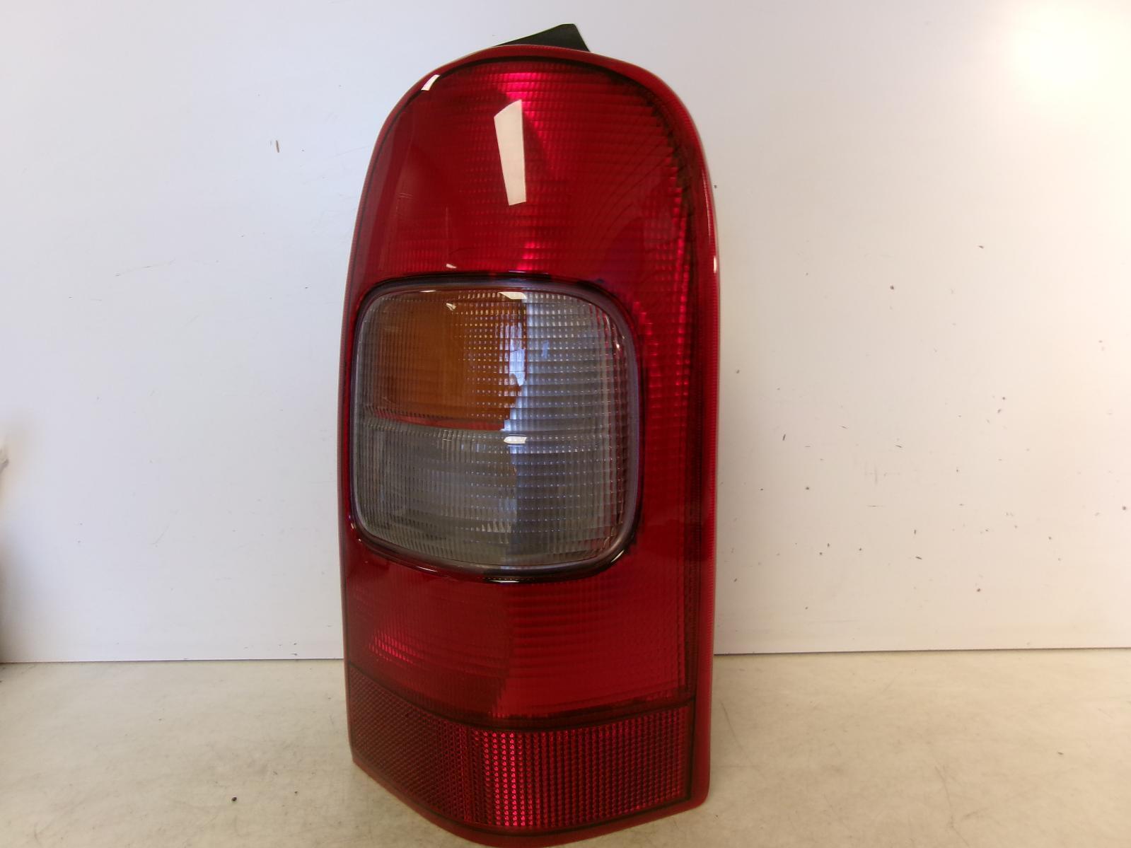 Fits 1997-2005 Chevrolet Venture / 1999-2005 Montana Passenger RH Tail Light