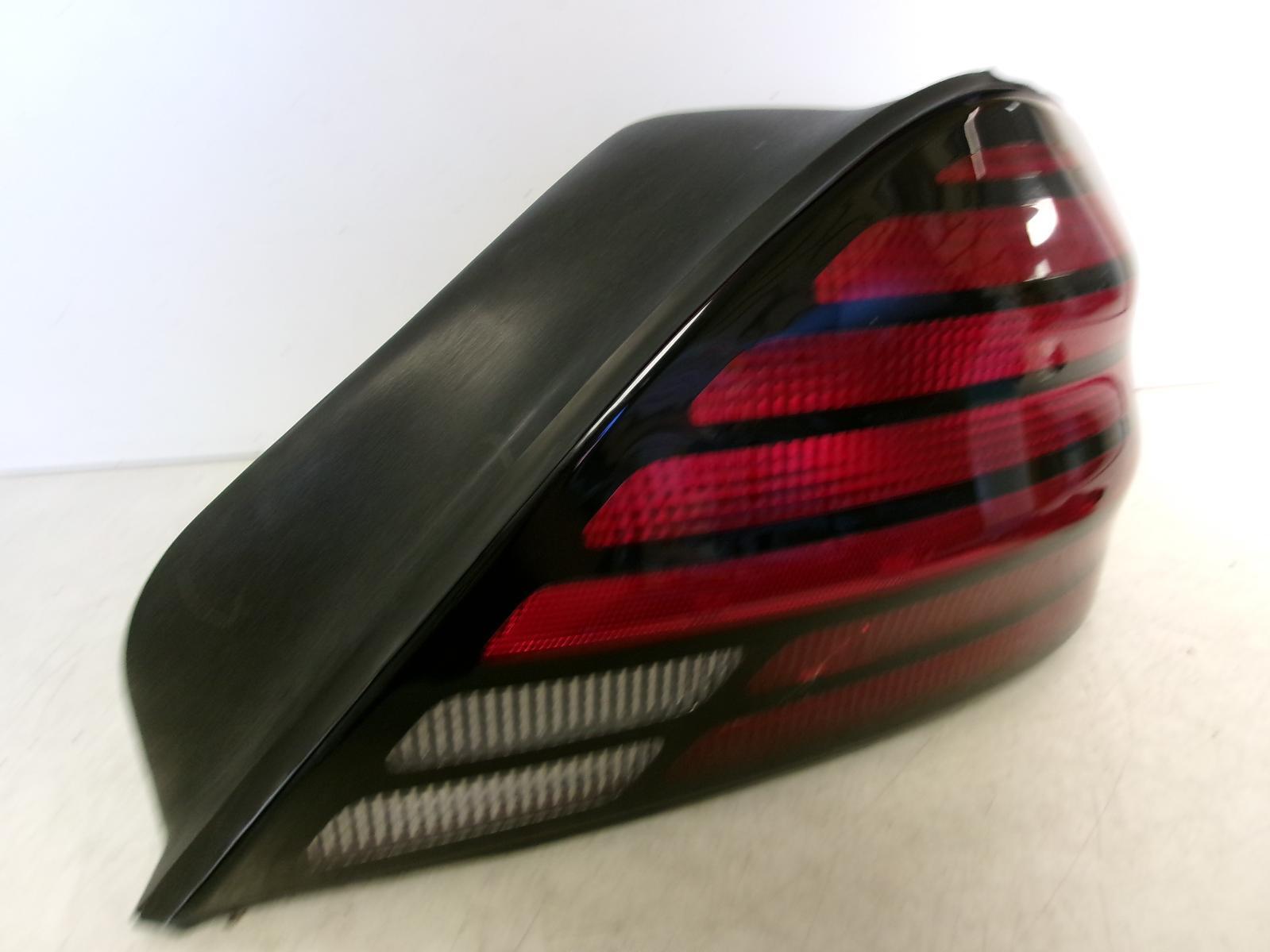 1999 - 2005 Pontiac Grand Am Passenger RH Outer Quarter Panel Tail Light OEM