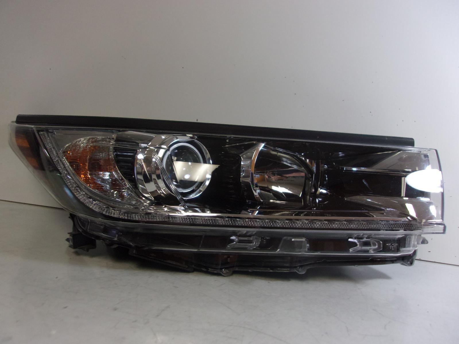 2017 2018 2019 Toyota Highlander Se Passenger Rh Headlight OEM