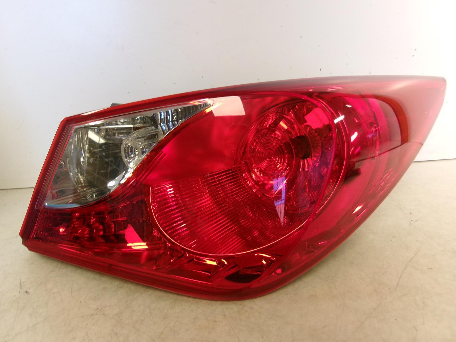 2011 - 2014 Hyundai Sonata Passenger RH Incandescent Outer Tail Light OEM