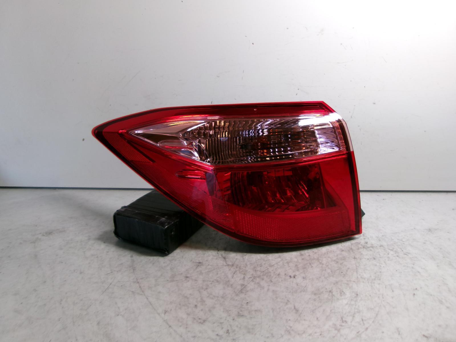 2017 2018 2019 Toyota Corolla Sedan Driver Lh Quarter Panel Tail Light OEM