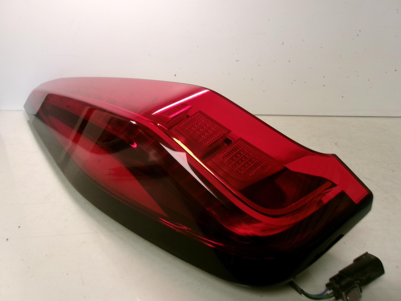 2019 2020 2021 2022 Cadillac Xt4 Luxury Driver Lh Outer LED Tail Light OEM - 0