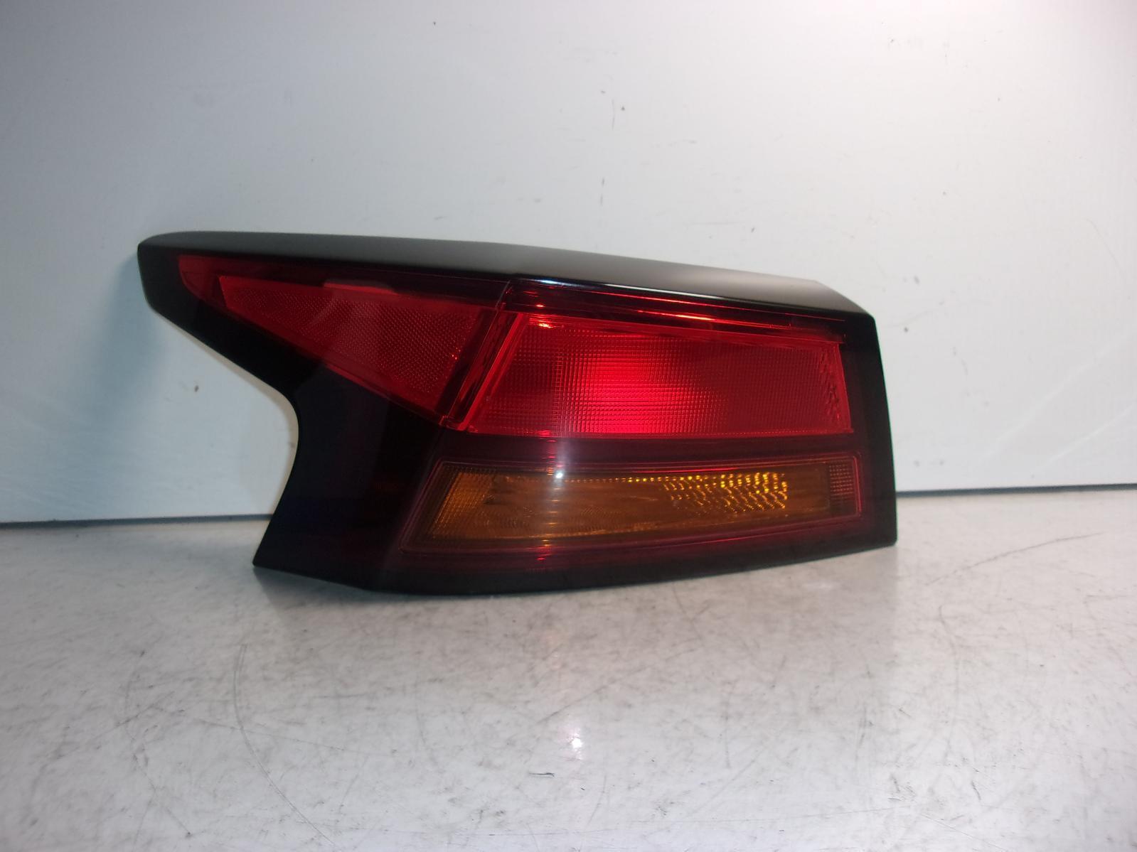 2019 2020 2021 2022 Nissan Altima Driver Lh Outer Quarter Panel Tail Light OEM