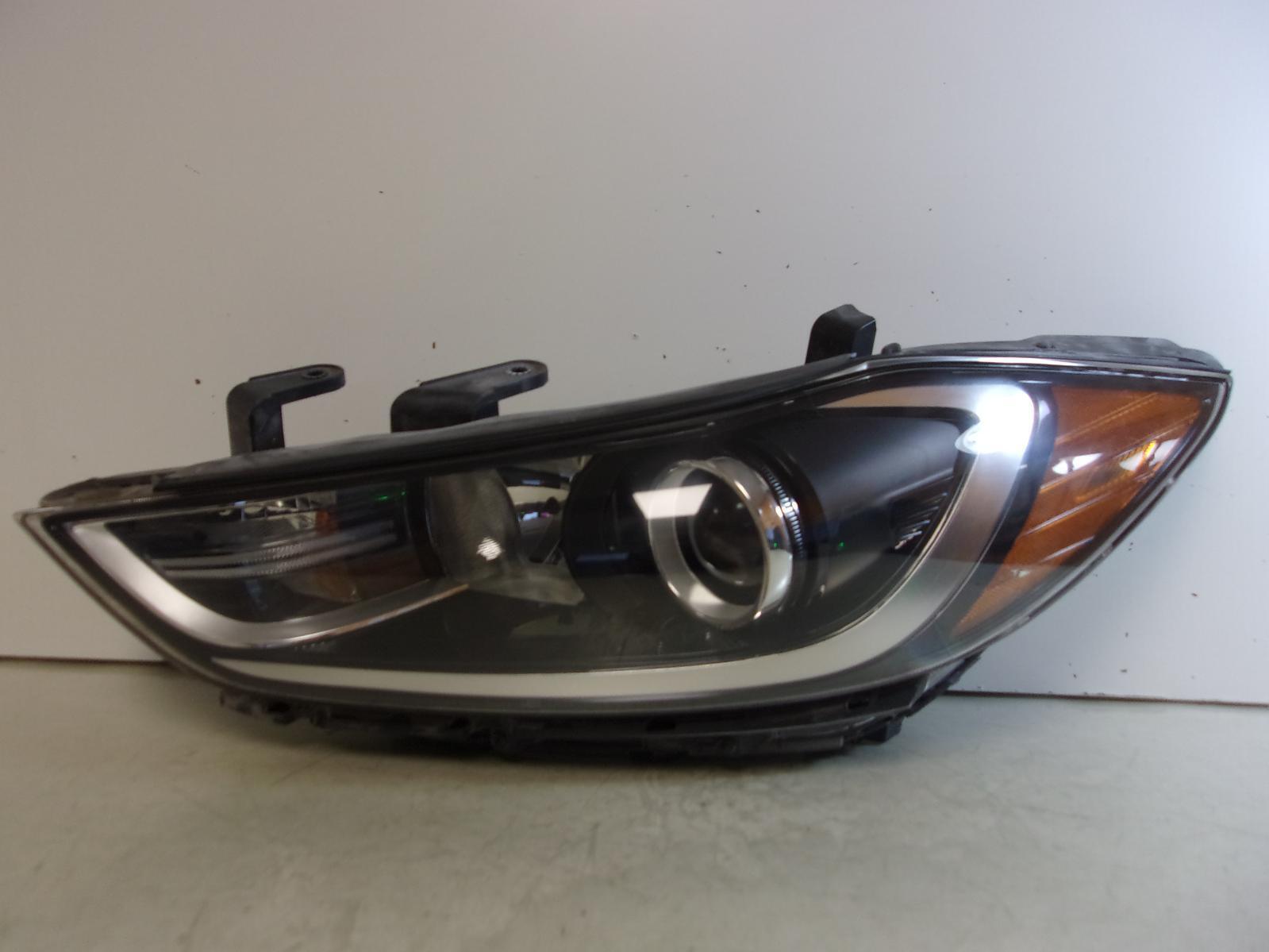 2017 2018 Hyundai Elantra Driver LH Halogen Headlight OEM