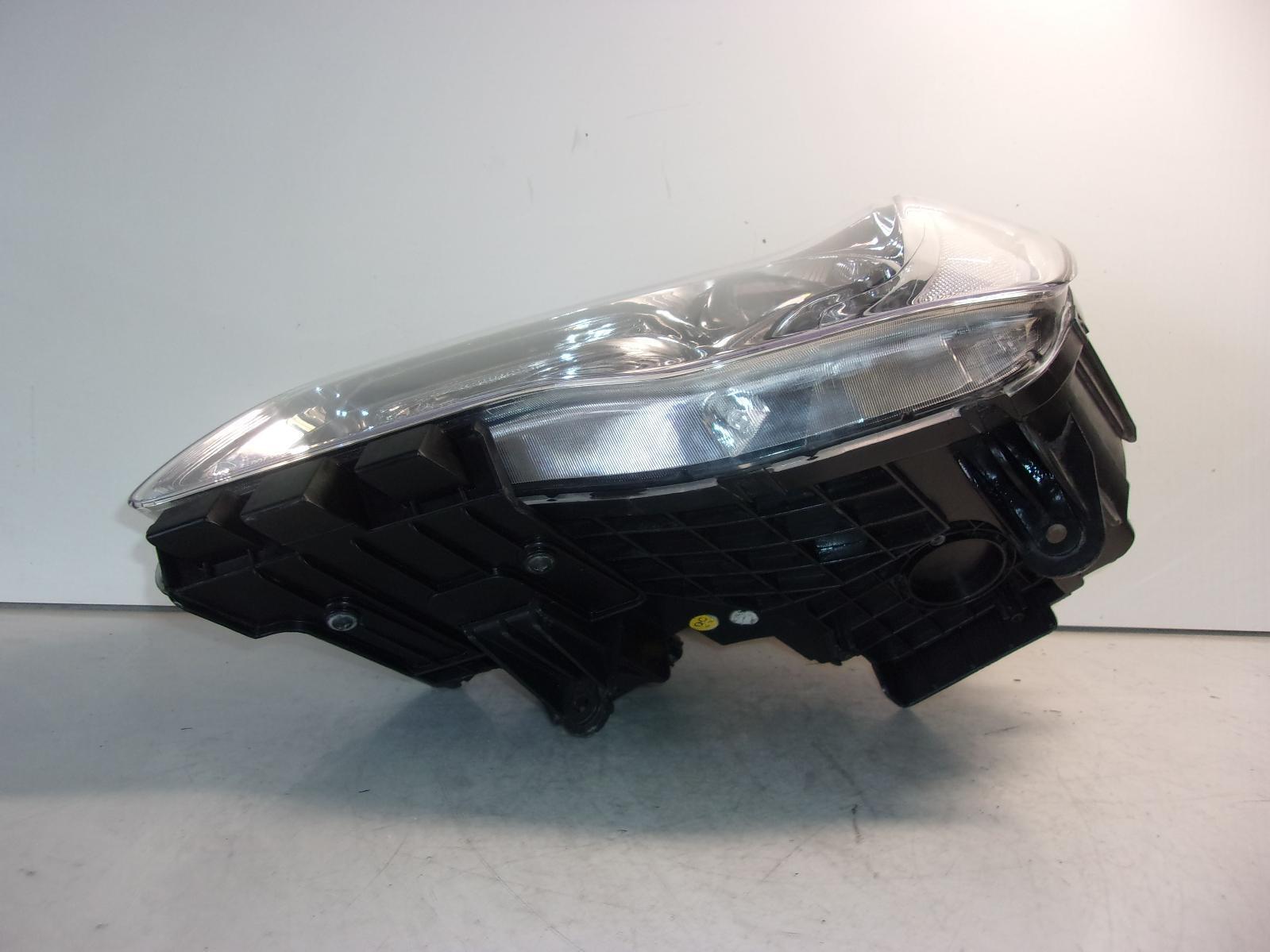 2015 2016 2017 2018 2019 2020 2021 Chrysler 300 Driver Lh Halogen Headlight OEM