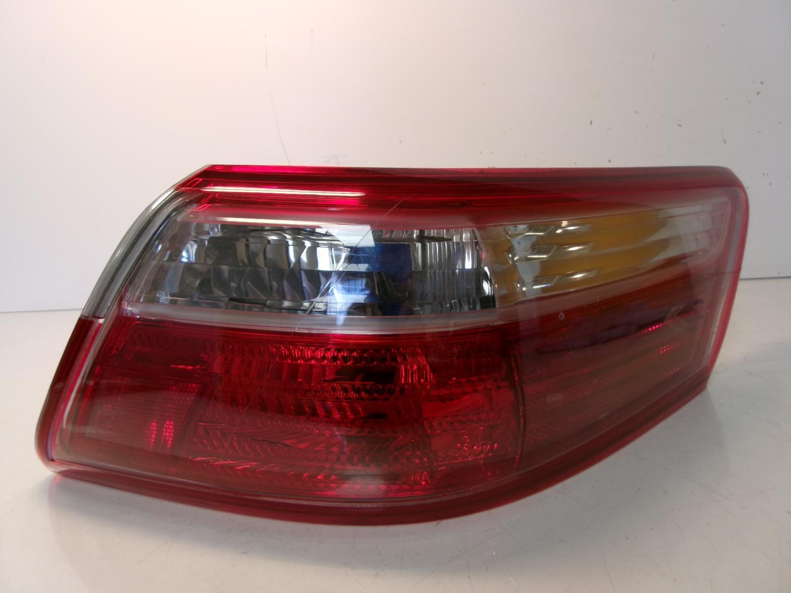 2007 2008 2009 Toyota Camry Passenger Rh Quarter Panel Tail Light OEM