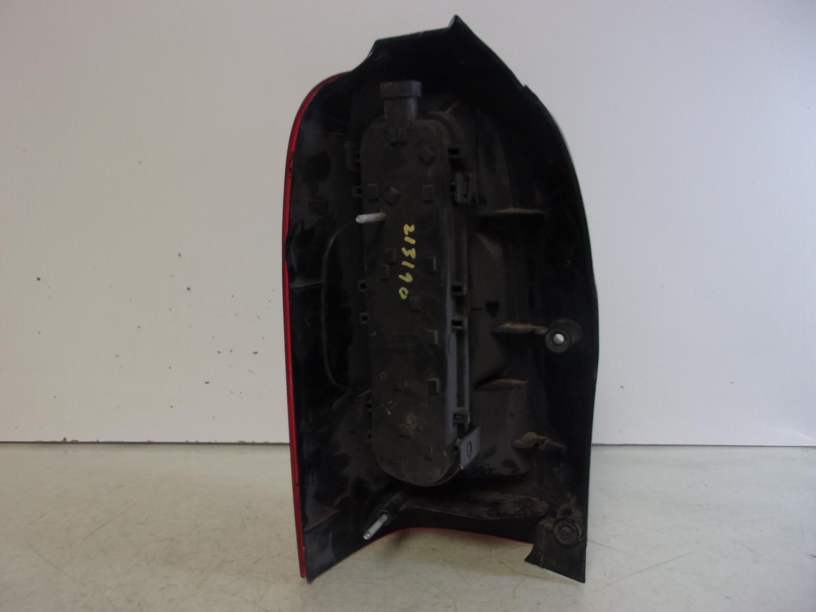 1997-2005 Pontiac Montana / Chevrolet Venture /  Silhoutte RH Tail Light OEM