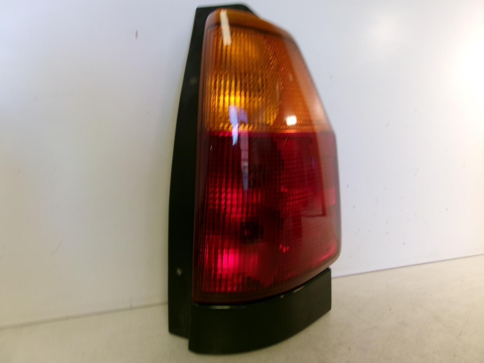 2002 - 2009 GMC Envoy Passenger RH Outer Quarter Panel Tail Light OEM - 0