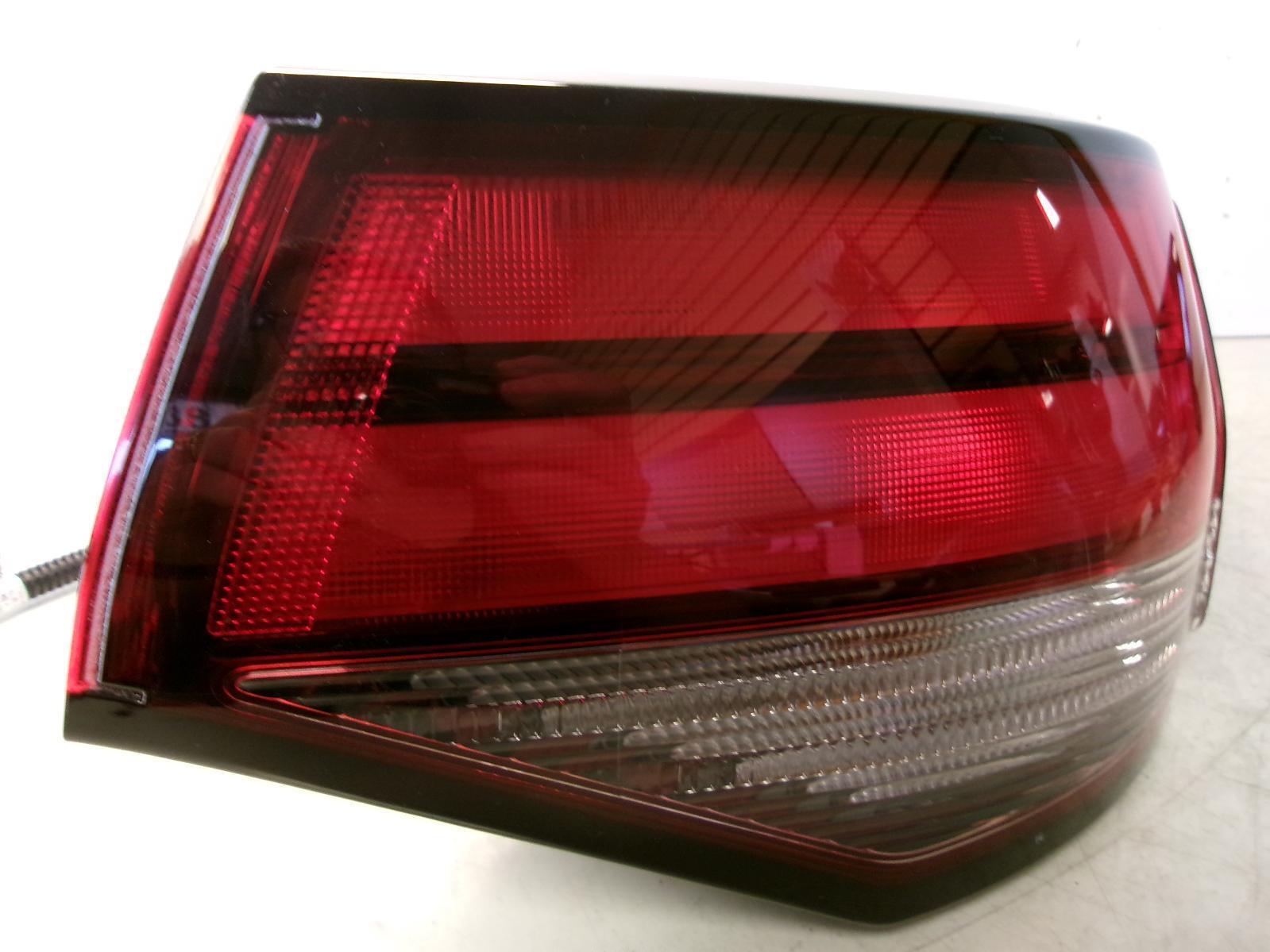 2020 2021 2022 Nissan Sentra Passenger Rh Outer Quarter Panel Tail Light Oem