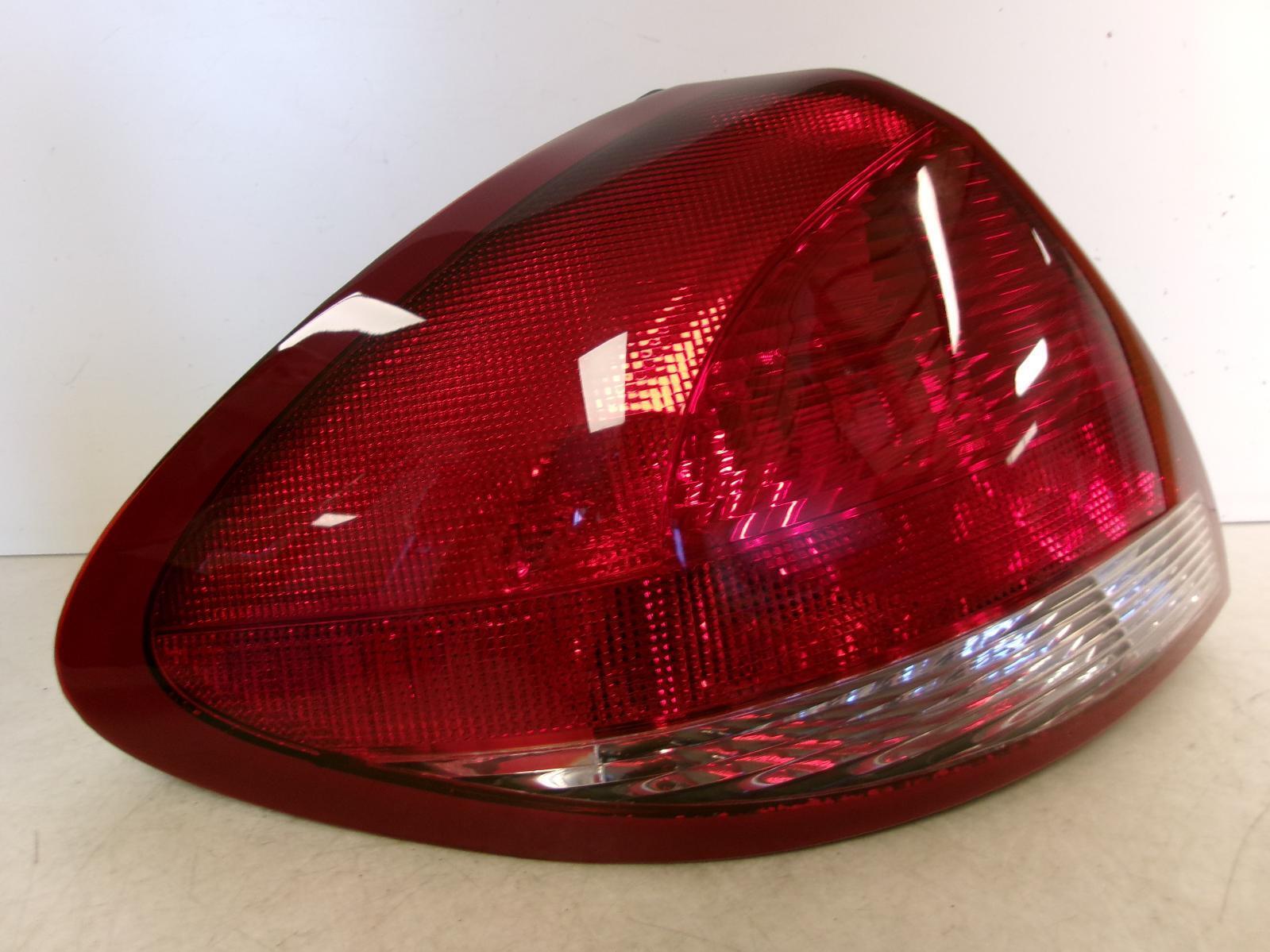 2006 2007 Ford Taurus Driver Lh Outer Quarter Panel Tail Light OEM - 0