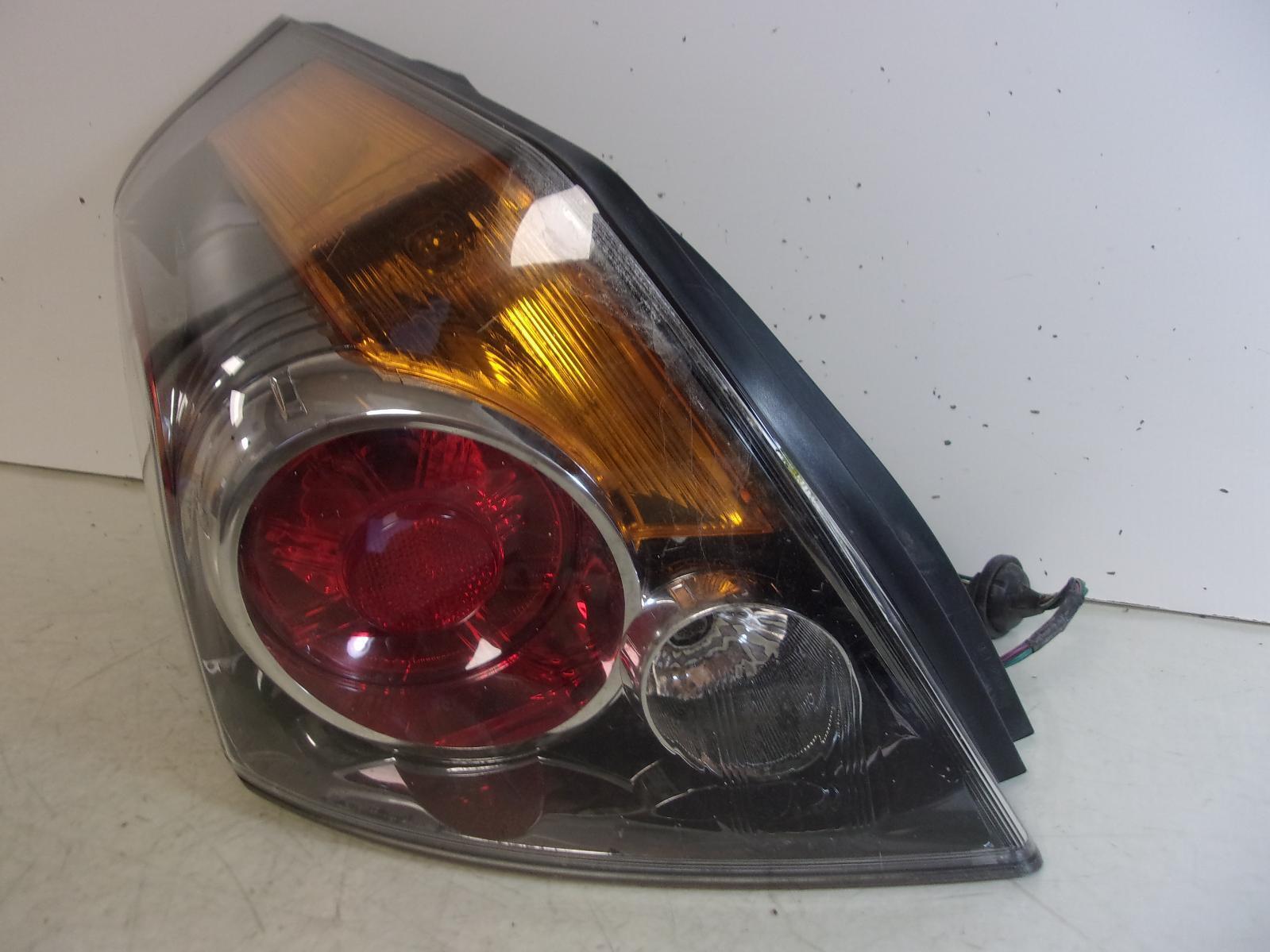 2007 2008 2009 Nissan Altima Sedan Driver LH Tail Light OEM