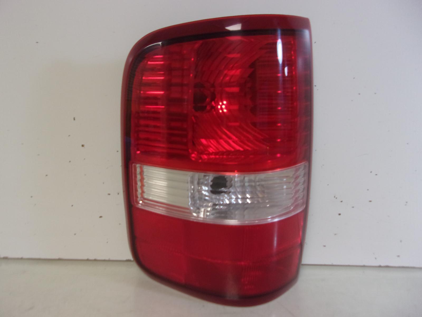 2004 2005 2006 2007 2008 Ford F150 Driver LH Styleside Tail Light OEM