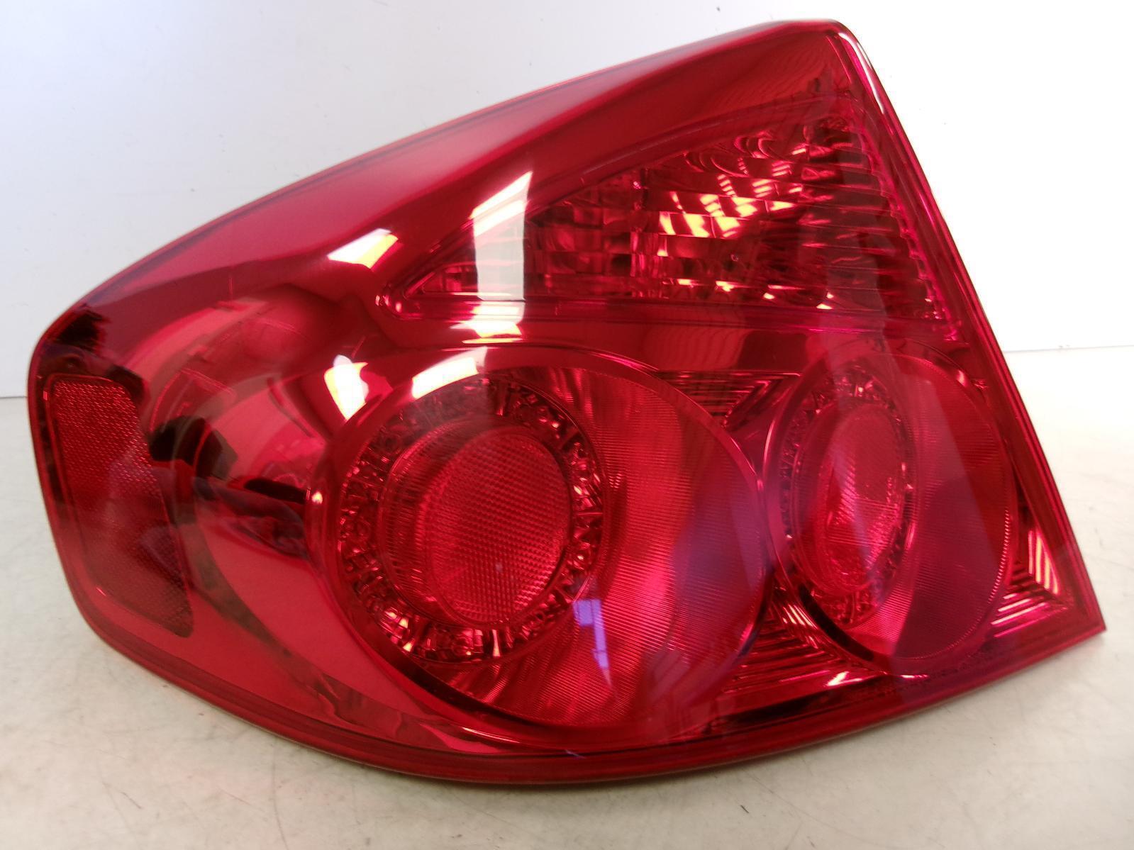 2005 2006 Infiniti G35 Sedan Driver Lh Outer Quarter Panel Tail Light OEM