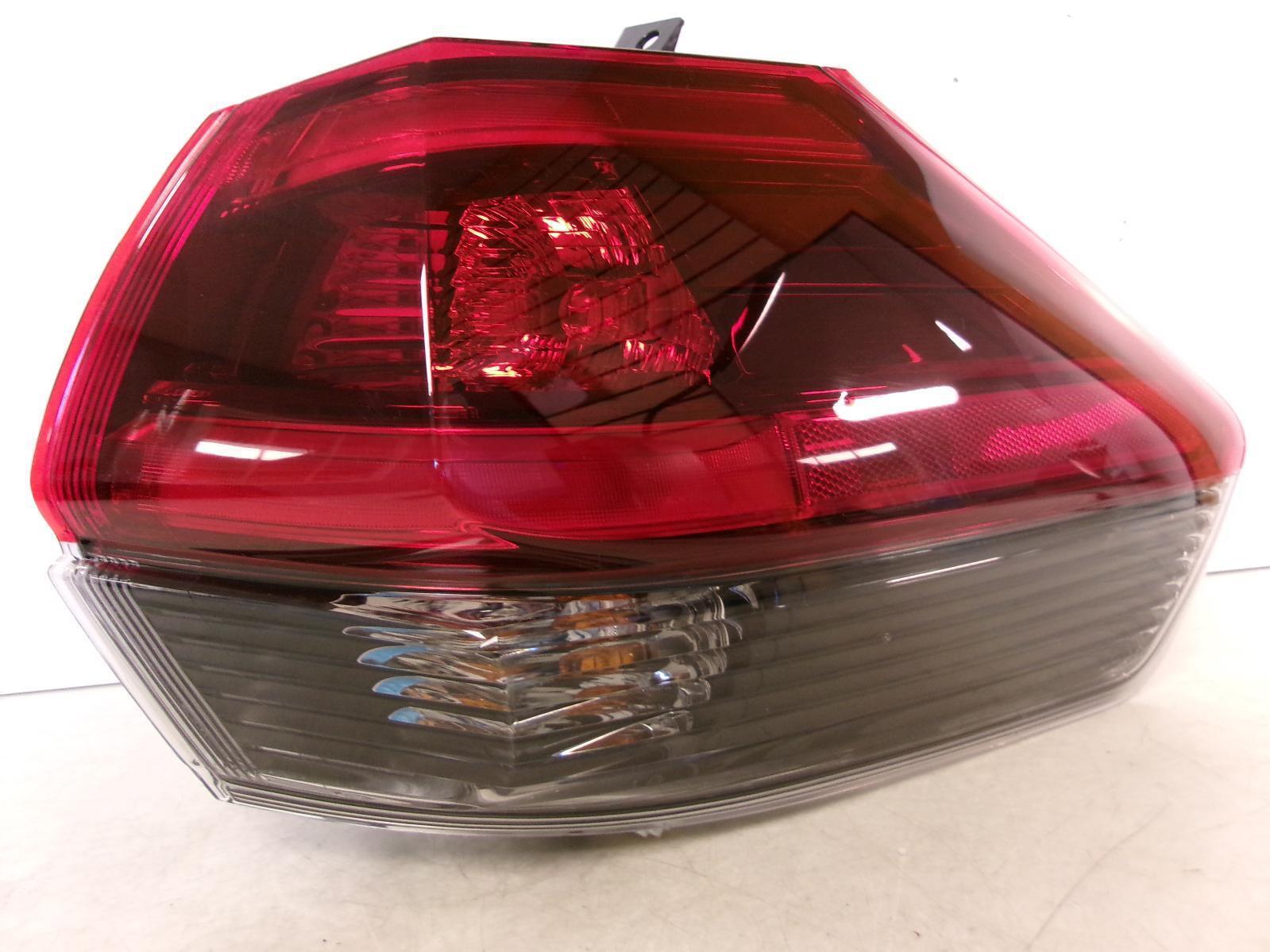 2018 Nissan Rogue Passenger Rh Outer Quarter Panel Tail Light OEM