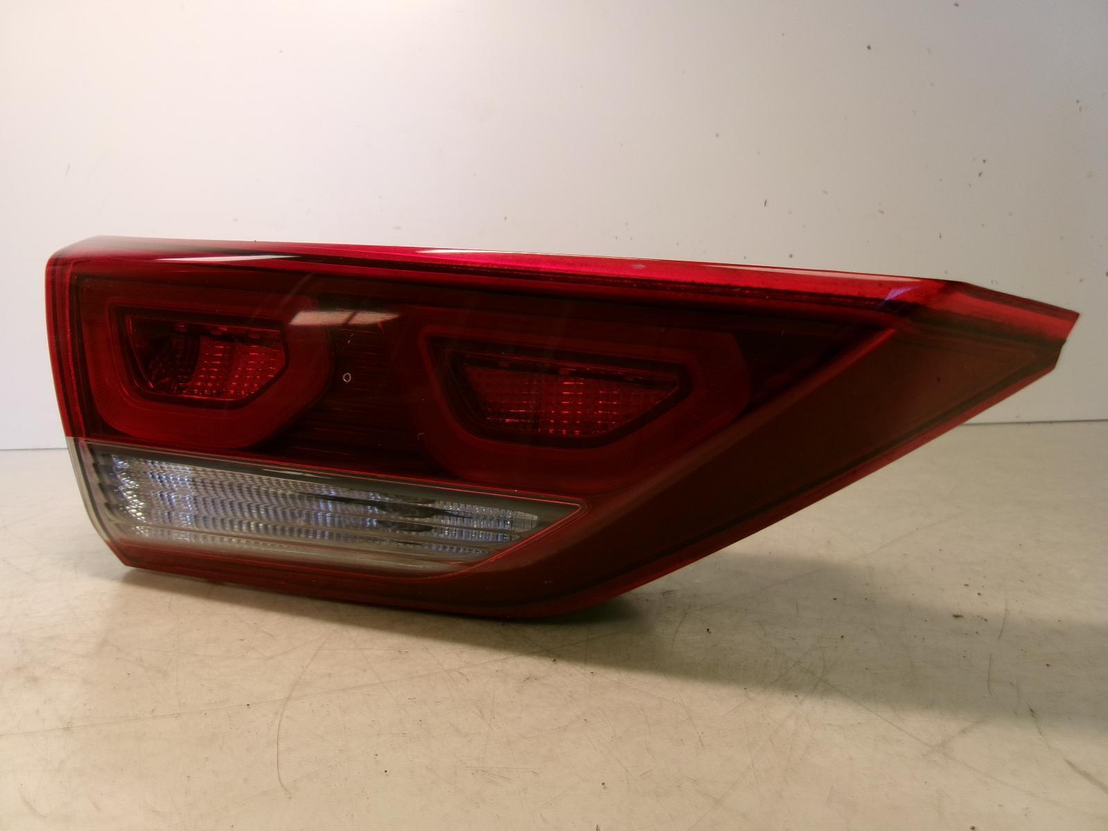 2017 2018 Hyundai Elantra Sedan Driver Lh LED Inner Tail Light OEM