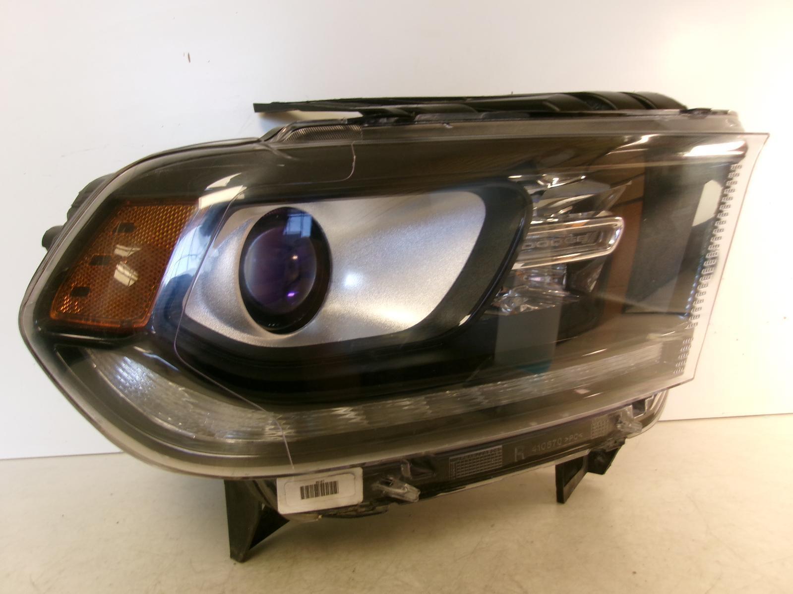 2014 - 2020 Dodge Durango Passenger Rh Halogen Headlight W/ Led Oem