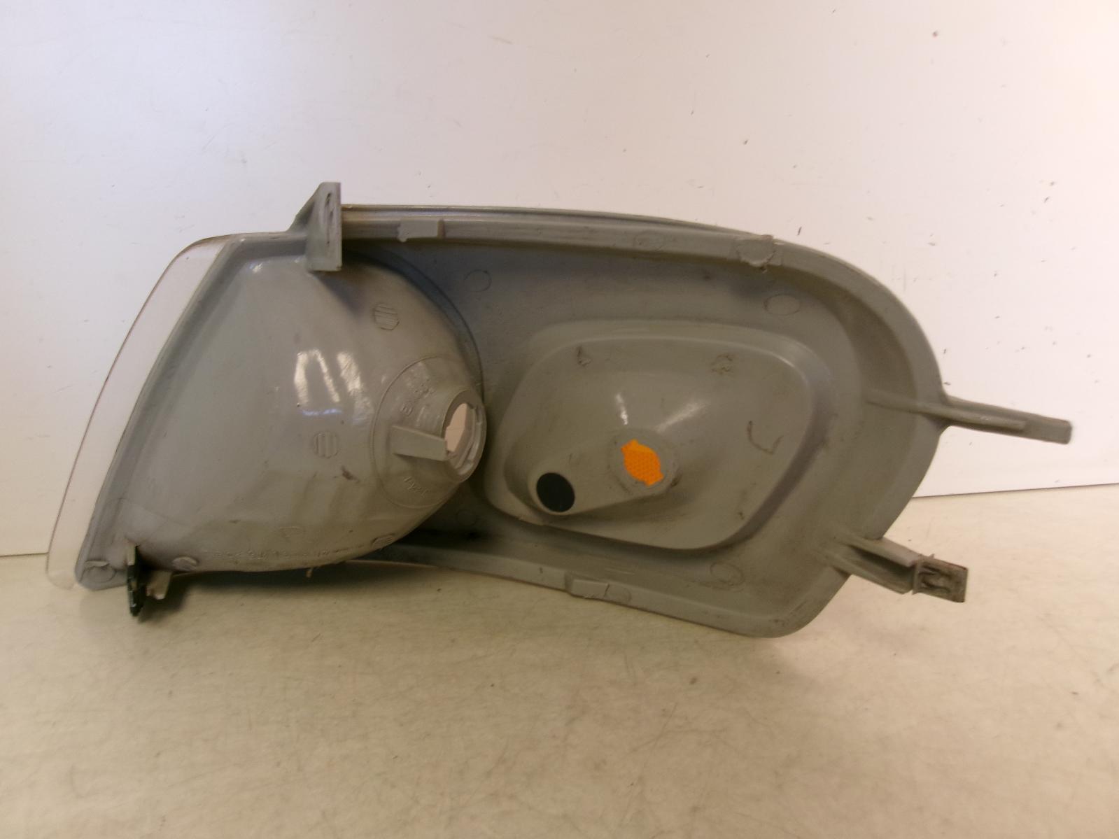 1997 -2005 Chevrolet Venture Passenger Rh Side Signal Light OEM