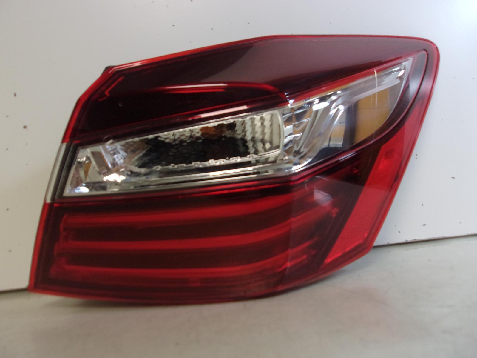 2016 2017 Honda Accord Sedan Passenger Rh Quarter Panel Tail Light OEM