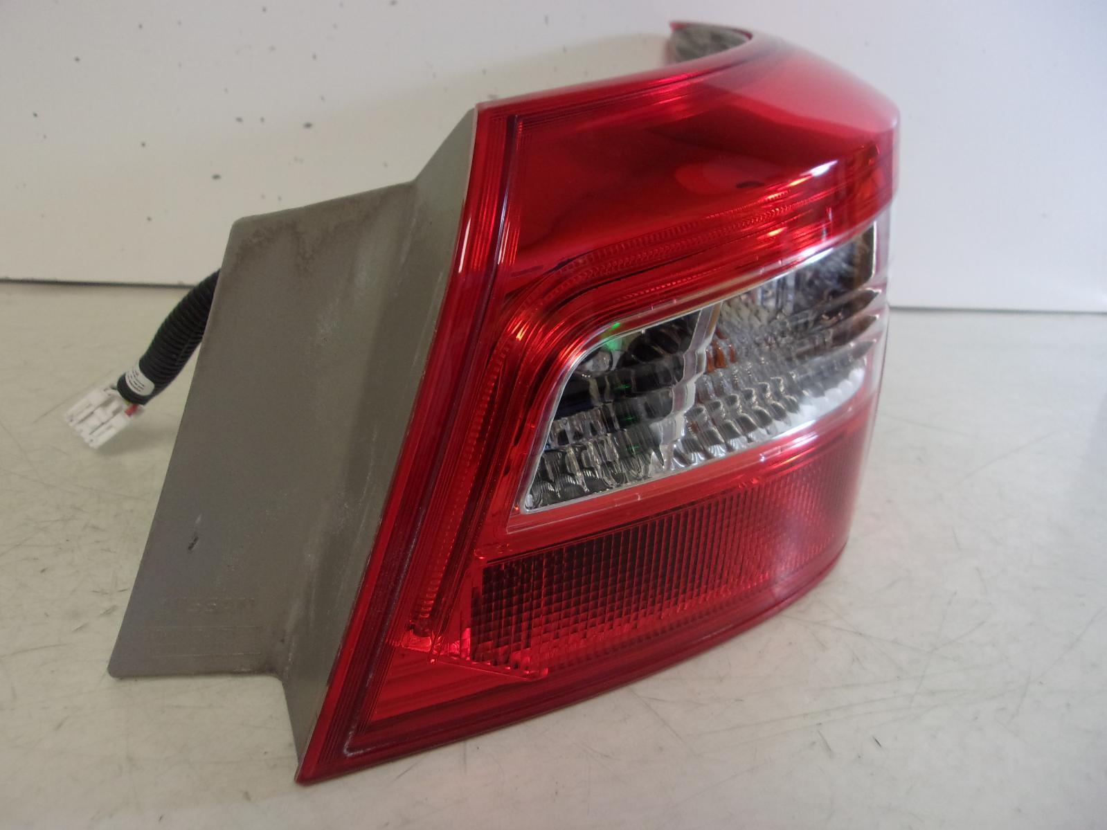 2016 2017 2018 2019 Nissan Sentra Passenger Rh Quarter Panel Tail Light OEM